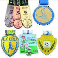 Vente directe d'usine, médaille individuelle personnalisée, design 3D en relief, médaille de champion en or pour le football et le basketball, souvenirs