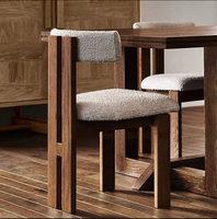 Chaise de Salle à Manger en Bois Massif Rembourrée en Tissu, Design Nordique, Personnalisée, de Luxe, pour Hôtels et Restaurants (Vente en Gros)