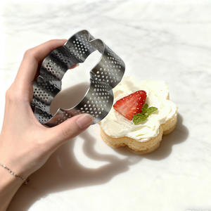 ที่ตัดขนมแบบใช้แล้วทิ้ง รูปทรงดอกพลัม ทำจากโลหะ สำหรับตัดคุกกี้ ทรงสี่เหลี่ยม ทรงมูส ทรงกลม ทรงเฟรนช์ทาวเวอร์ ชีส ขนมข้าว ทาร์ต ใช้กับไมโครเวฟได้ - Product Image 3