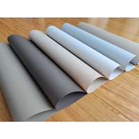 Maßgefertigte 200 Mikron Einfarbige PVC-Möbelfolien Modernes Design Rolle Dekorative Wasserdichte Soft-Touch-Folie für Innenräume Fenster Türen