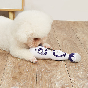 ของเล่นตุ๊กตาสำหรับสุนัขขายส่ง ของเล่นขวดบีบมีเสียงสำหรับเคี้ยวเล่น ขวดลายครามสีน้ำเงินและสีขาว ของเล่นตุ๊กตาสำหรับสัตว์เลี้ยงที่ทนทานและสนุกสนาน - Product Image 1