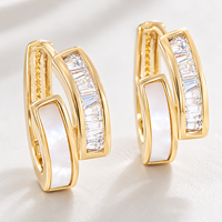 KAVNAR Boucles d'oreilles créole double barre zircon baguette nacre laiton doré or 14K