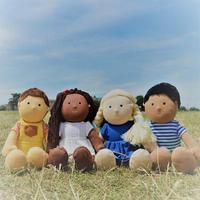 Poupée africaine en tissu doux en peluche noire à cheveux naturels amovibles personnalisée de 32 cm