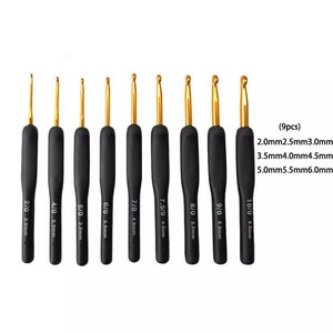Aguja de Tejer de un Solo Extremo con Empuñadura de Silicona TPR Negra Ecológica - <span class=keywords><strong>Punta</strong></span> de Gancho Dorada para Tejer a Mano, Bordar y Proyectos de Manualidades - Product Image 5