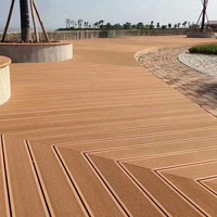 Planches de terrasse composites modernes de première génération en gros, planches de terrasse carrées pour aménagement paysager de jardin, revêtement de sol pour extérieur