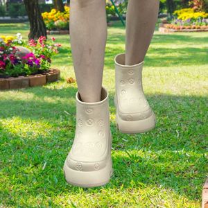 <span class=keywords><strong>รองเท้า</strong></span>บูทยางกันน้ำแฟชั่น รีไซเคิลได้ สำหรับทุกเ<span class=keywords><strong>พ</strong></span>ศ ดีไซน์น่ารัก หัวรองเท้าใหญ่ <span class=keywords><strong>พ</strong></span>ื้นหนา กันลื่น เหมาะสำหรับฤดูหนาว - Product Image 3