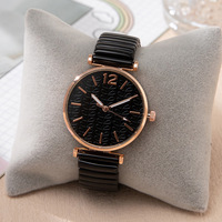 Jam Tangan Wanita Digital Dial Laris Manis untuk Perdagangan Luar Negeri, Tali Elastis, Quartz, Casing Alloy
