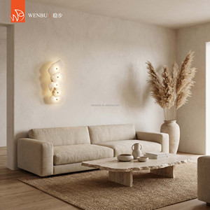 Lámpara de Pared Moderna Irregular de Alabastro Español y Latón para Dormitorio y Hotel - Product Image 4