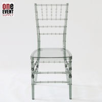 Chaise d'événement classique empilable en résine noire de luxe pour jardin, couleur gel noir, pour mariage et fête