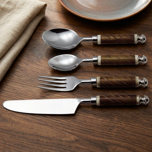 Juego de 4 piezas de utensilios de cocina artesanales para queso, tabla de quesos de resina única con diseño de madera, para hogares modernos, tablas de charcutería, sets de regalo - Product Image 1