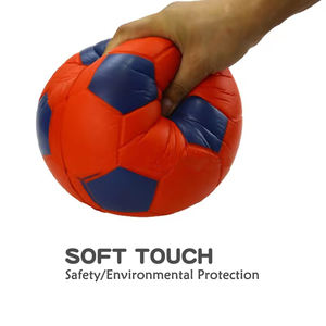 Ballons de football et de football en mousse souple 15CM PU Skin Jouet de sport-Jeu pour enfants <span class=keywords><strong>Kickball</strong></span> & Dodgeball pour aire de jeux et salle de classe - Product Image 3