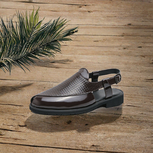 Mules en cuir verni pour hommes, à bout fermé, avec bride à boucle, sandales d'été respirantes, semelle intermédiaire en EVA, semelle extérieure en caoutchouc, style classique, faible MOQ - Product Image 3