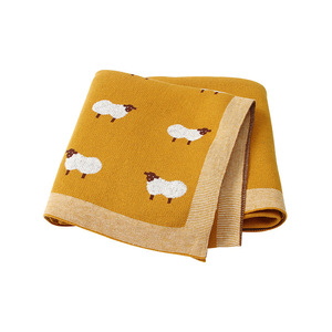 Venta al por mayor de fábrica/OEM: Edredón antiviento de algodón 100% tejido con diseño de oveja de dibujos animados para bebé, otoño/invierno - Product Image 1