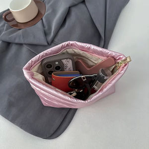 Bolso de mano Royal Fair personalizado de moda, tipo sobre, acolchado de nailon, <span class=keywords><strong>para</strong></span> mujer, tipo clutch, bolso flexible <span class=keywords><strong>para</strong></span> mujer - Product Image 2