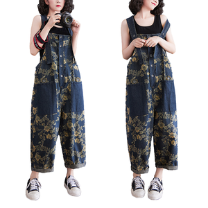Vente en gros de combinaisons décontractées de grande taille pour femmes, bretelles de dos en denim imprimé pour le printemps, réduction du vieillissement, jambes larges - Product Image 1