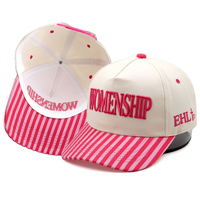 Casquette de baseball structurée à 5 panneaux bicolore avec broderie 3D personnalisée pour groupe féminin et visière rayée rose