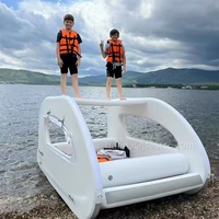 Bateau toboggan aquatique gonflable avec moteur électrique, radeau flottant portable pour les loisirs aquatiques en lac, mer et extérieur