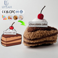 UYEAH OEM/ODM Conception personnalisée Porte-clés en peluche doux en forme de bouteille de cola, de lait ou de gâteau d'anniversaire mignon, jouet en peluche alimentaire, cadeau pour enfant