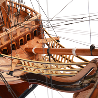 Modèle de bateau à voile en bois de cèdre peint Friesland L80, réplique artisanale avec support d'exposition pour décoration nautique