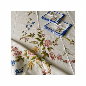 Nappe recyclable légère blanche florale 100% coton brodée de 6 pieds pour les dîners de famille tissu lavable en machine abordable - Product Image 1