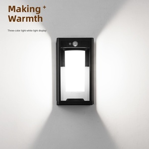 Luz de pared LED impermeable para exteriores de aluminio solar con sensor de movimiento para iluminación de jardín y vallas - Product Image 3