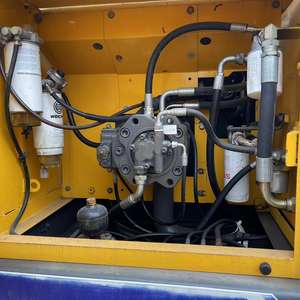 Excavatrice sur chenilles Volvo EC210B d'occasion importée avec moteur et pompe 21 tonnes Bien entretenue avec une bonne qualité vente chaude avec EPA - Product Image 4