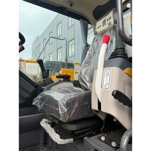 Nouvelle pelle sur pneus XE80WG de 6,9 tonnes avec moteur Yuchai et godet de 0,24 m³ – Excavatrice mobile pour la construction routière municipale – À vendre - Product Image 3