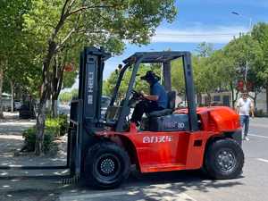 Machines d'occasion HELI 5 ou 8 tonnes Chariot élévateur Équipement de construction bon marché HELI H2000 35 prêt à expédier - Product Image 2