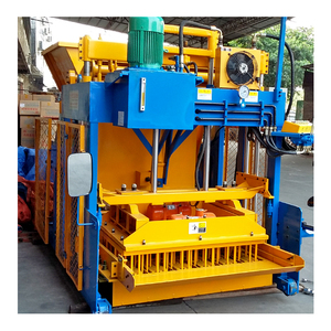 Macchina per Mattoni Senza Pallet QMJ12A, Macchinario Mobile per Produzione di Blocchi Cavi in Cemento Vibrato e Pavimentazione - Product Image 4