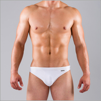 Maillots de bain européens pour hommes, couleurs unies, coupe parfaite, vente en gros à prix abordable, slips et caleçons de bain