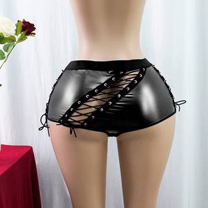 Shorts Sexys de Mujer en Cuero Sintético Negro Carbón con Tirantes Calados en Ambos Lados, Diseño Divertido y Atrevido para <span class=keywords><strong>Chicas</strong></span> Atractivas - Product Image 4