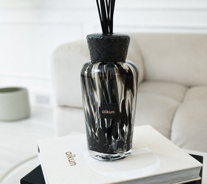 Aikun Factory Direct Faceted Black Glass Long Lasting 2000ml <b>Reed</b> <b>Diffuser</b> with Custom Engraved <b>Bottle</b> Logo Gift Box for Hotels - Product Image 2