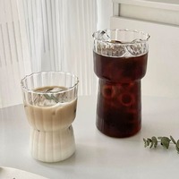 Tasse en verre borosilicate transparent rayée de style américain moderne, design cintré, compatible lave-vaisselle et micro-ondes