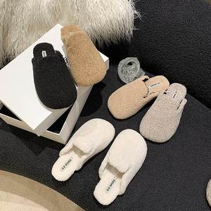 Chaussons d'intérieur ultra-légers et confortables en mousse à mémoire de forme avec fourrure douce pour femme, semelle en caoutchouc, chauds et plats pour l'hiver – Vente en gros - Product Image 4