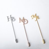 Broche personnalisée avec initiales, en acier inoxydable 316L plaqué or, pour cadeaux de mariage et de fête, OEM