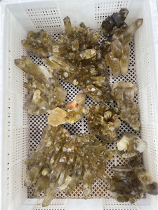 Naturale chiaro citrino ammassi di quarzo fumoso grezzo minerali ruvidi campione geodi di cristallo curativo per la vendita - Product Image 5