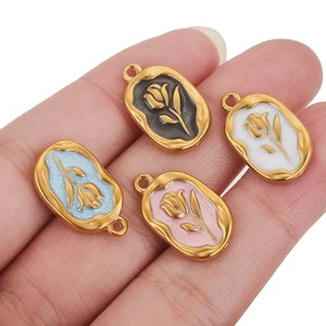 จี้เคลือบลายกุหลาบสไตล์วินเทจ |   จี้สแตนเลสสตีลชุบทอง 18K PVD สำหรับเด็ก สำหรับทำเครื่องประดับ |   กันน้ำ - Product Image 5