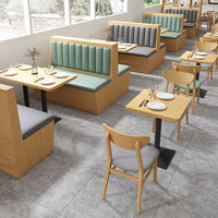 Ensemble de salle à manger rembourré en cuir-Table solide et chaises à dossier rembourrées sur mesure pour banquet d'hôtel et de restaurant de luxe