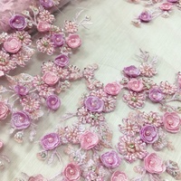 Tissu de Luxe Rose en Dentelle Tissée avec Appliques Florales 3D Brodé de Perles pour Robes, Mariages et Sacs – Tissu de Créateur de Haute Qualité