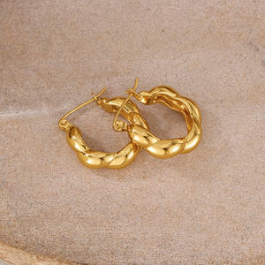 Boucles d'oreilles en fil plaqué or 10 carats avec perle naturelle ambre et cœur ethnique vintage à la mode, style Hong Kong - Product Image 4