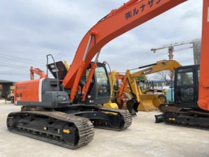 Excavatrice d'occasion HITACHI ZX240 Prix avantageux Excellentes performances Excavatrice d'occasion HITACHI à vendre - Product Image 3