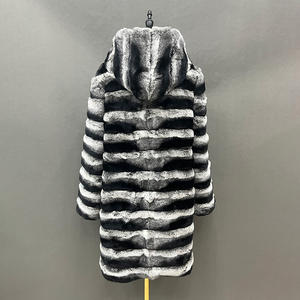 Abrigo de piel de <span class=keywords><strong>Chinchilla</strong></span> de estilo largo de lujo de invierno Abrigo de piel de conejo Rex con capucha para mujer - Product Image 3