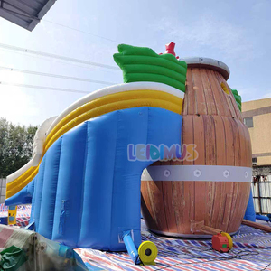 Toboggan aquatique gonflable monstrueux de 7,6 mètres avec trois pistes - PVC de qualité commerciale pour un plaisir estival extrême - Product Image 3