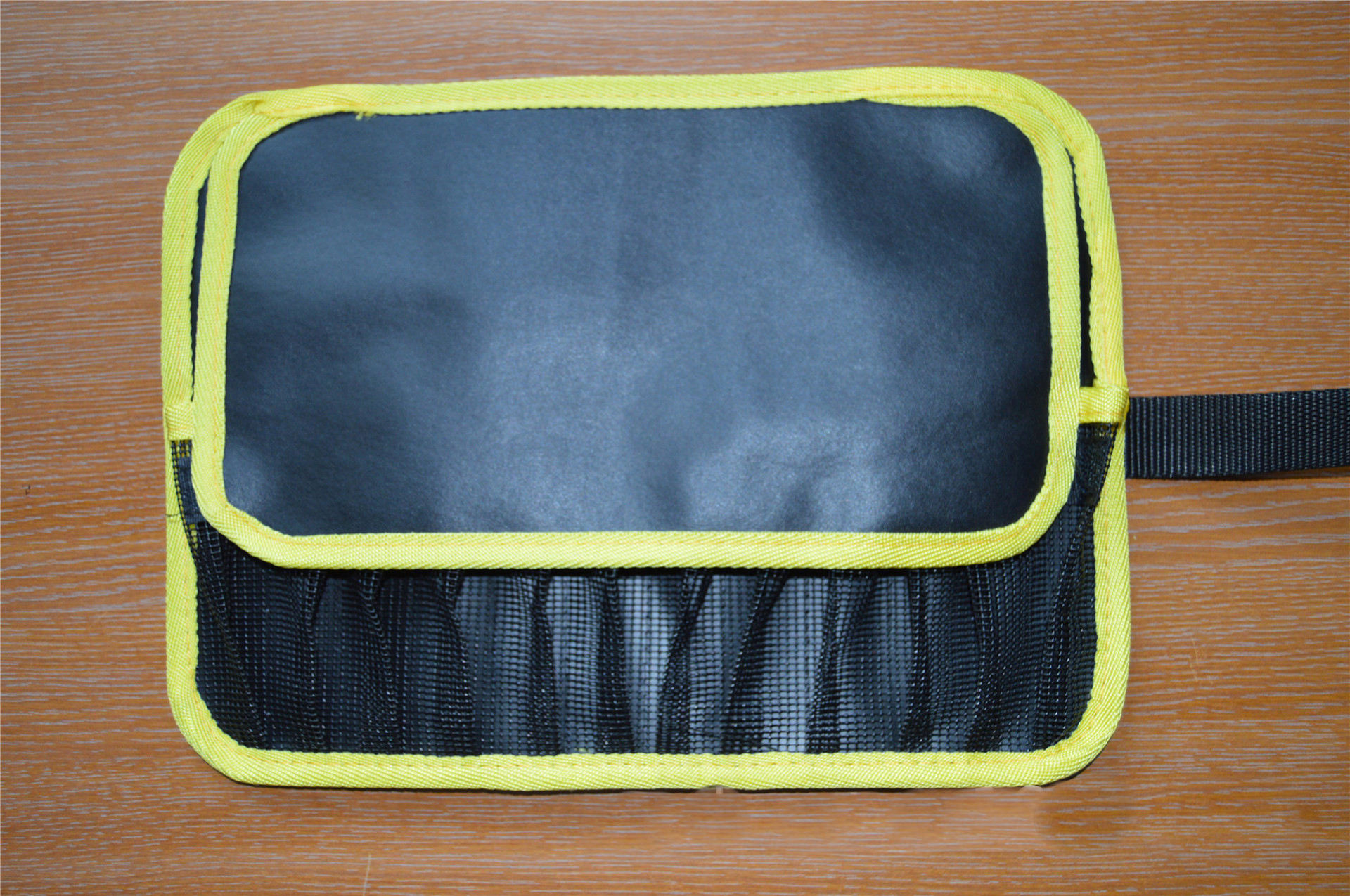 สีเหลือง