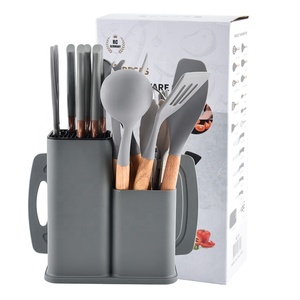 Ensemble d'ustensiles de cuisine en silicone 19 pièces avec manche en bois et seau de rangement pour planche à découper – Vente chaude - Product Image 4