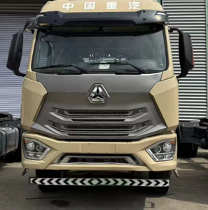 Camion tracteur Sinotruk Howo 6x4 beige pour le transport de semi-remorques en vente - Product Image 1