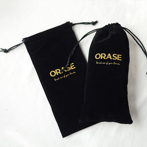 Pochette en velours personnalisée avec impression de logo pour sacs à main, logo doré en relief, sac anti-poussière noir doux pour chaussures et vêtements INFFY POUCH01 - Product Image 1