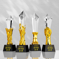 Trophée en cristal étoilé gravé sur mesure avec logo personnalisé pour cérémonie de reconnaissance d'entreprise