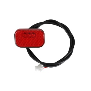 Feu arrière de sécurité pour trottinette électrique Kukirin G2 Master, réflecteur de garde-boue en plastique - Product Image 5