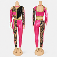 Justaucorps de danse noir Majorette imprimé léopard avec strass et franges, épaules dénudées, en spandex métallisé vert sarcelle, unitard personnalisable avec logo